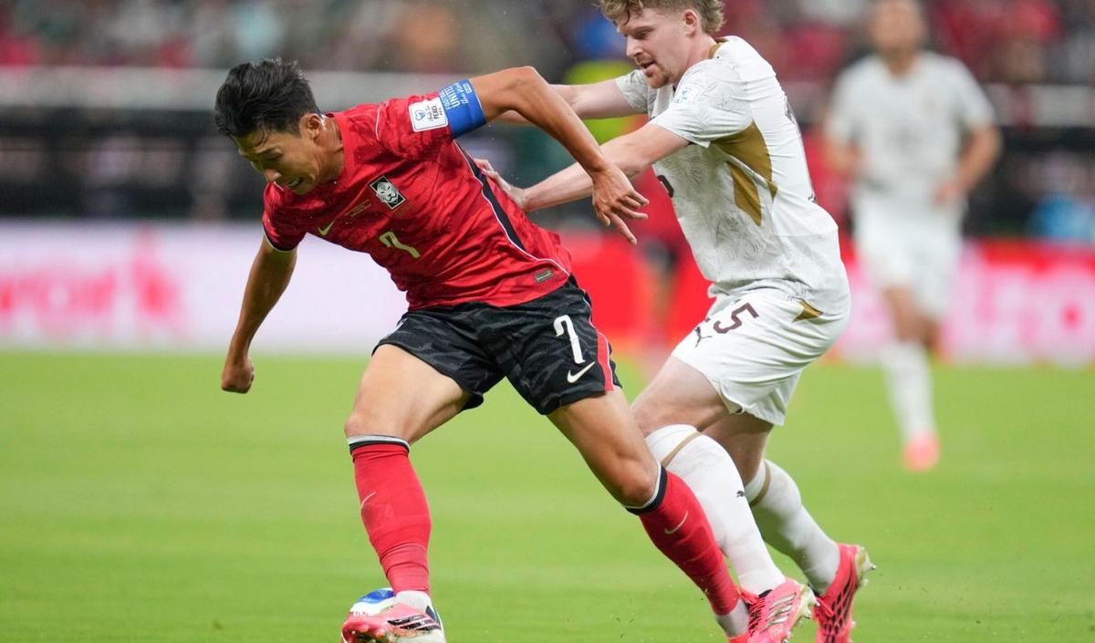 Sur Corea remonta ante República Checa y vence 2-1 en su debut